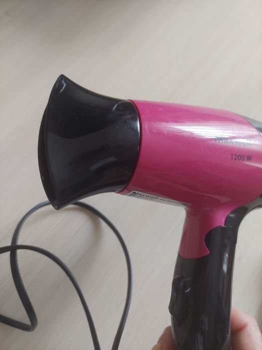 Фен для волосся.