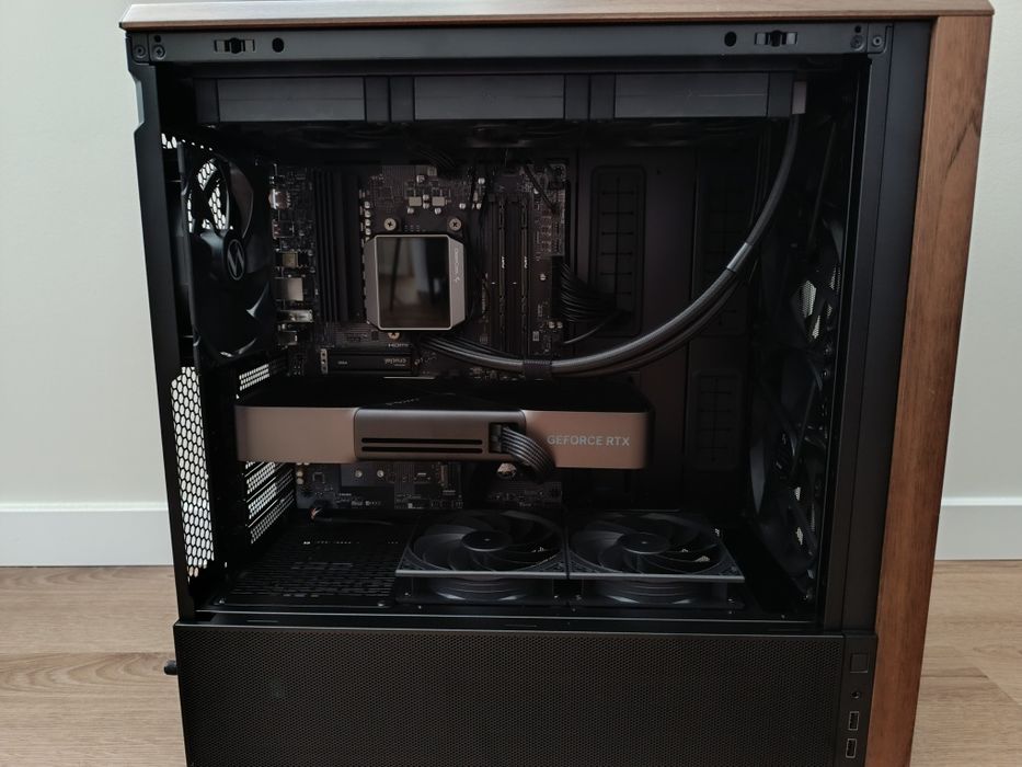 PC Gaming 4K Ultra- 7800X3D, 32G DDR5, 2tb, 5070