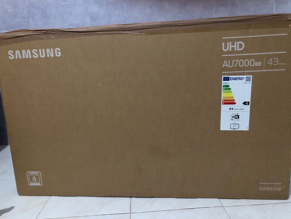 TV Samsung 43” Avariada – Ecrã Partido – Para Reparação/Peças