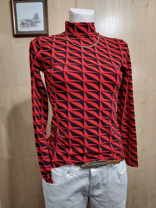 Cienka bawełniana czerwono czarna bluzka z półgolfem termiczna