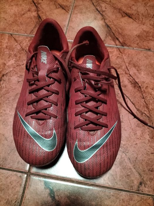 Копки Nike  розмір 28,5 см і 24 см по стельці.
