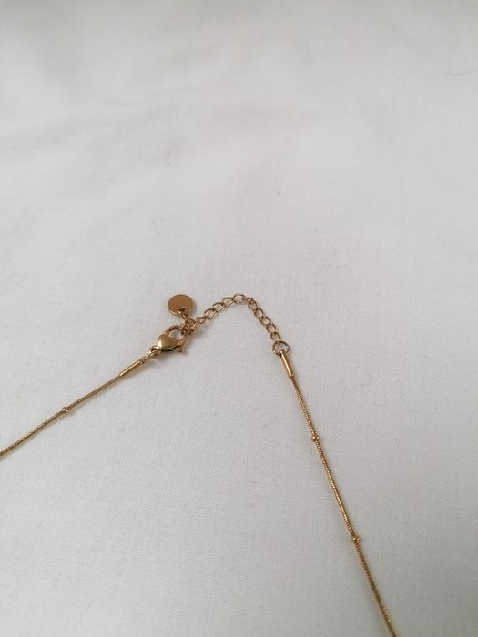 Golden Thread Necklace64730220847745122