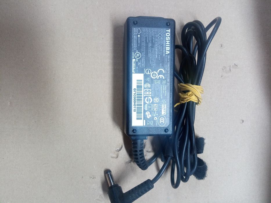 Електрошрот Оригинал блок живлення Toshiba Asus  19V 2,37A 45W 5.5/2.5