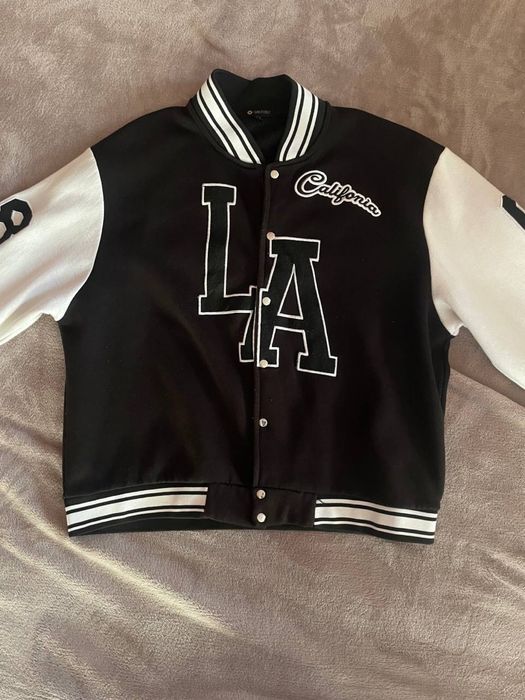 Продам кофту (бомбер )