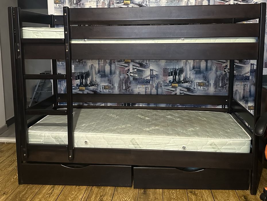 Двоповерхове ліжко