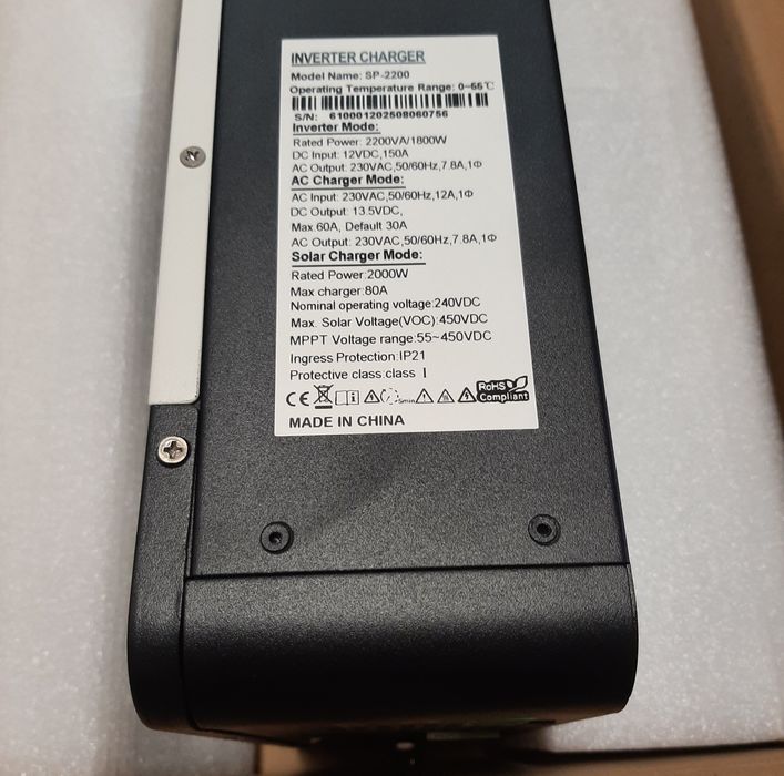 Гібридний інвертор 12v 1.8kW Номінальна потужність 1.8Кв чистий синус