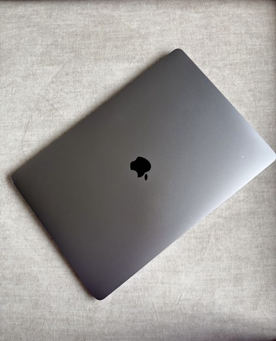 Apple MacBook Pro 16
