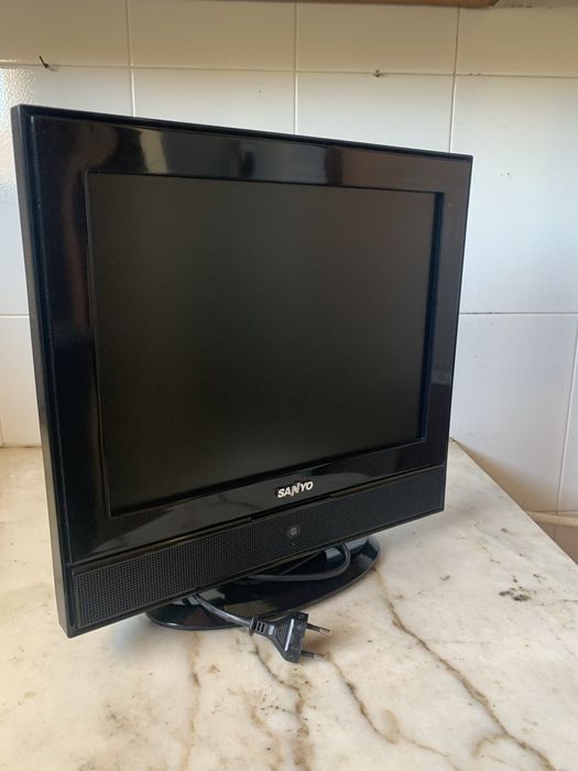 Televisão Sanyo com comando