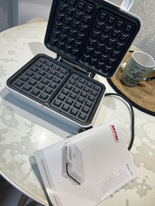 Вафельниця  нова  MPM