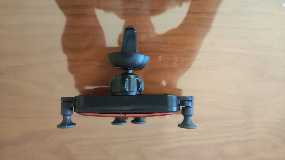 Suporte para telemóveis (auto) e transmissor FM
