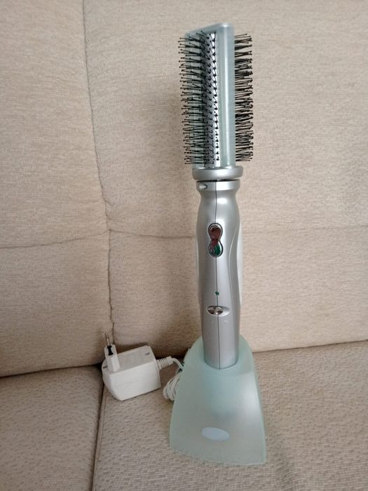Escova de cabelo eléctrica