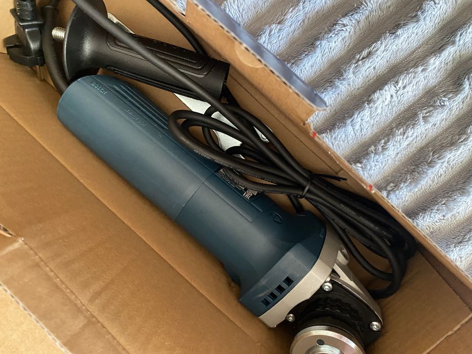 !Нова!! Кутова шліфмашина BOSCH Professional GWS 750