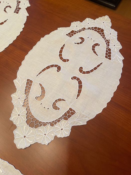 Naperons de quarto em meio linho