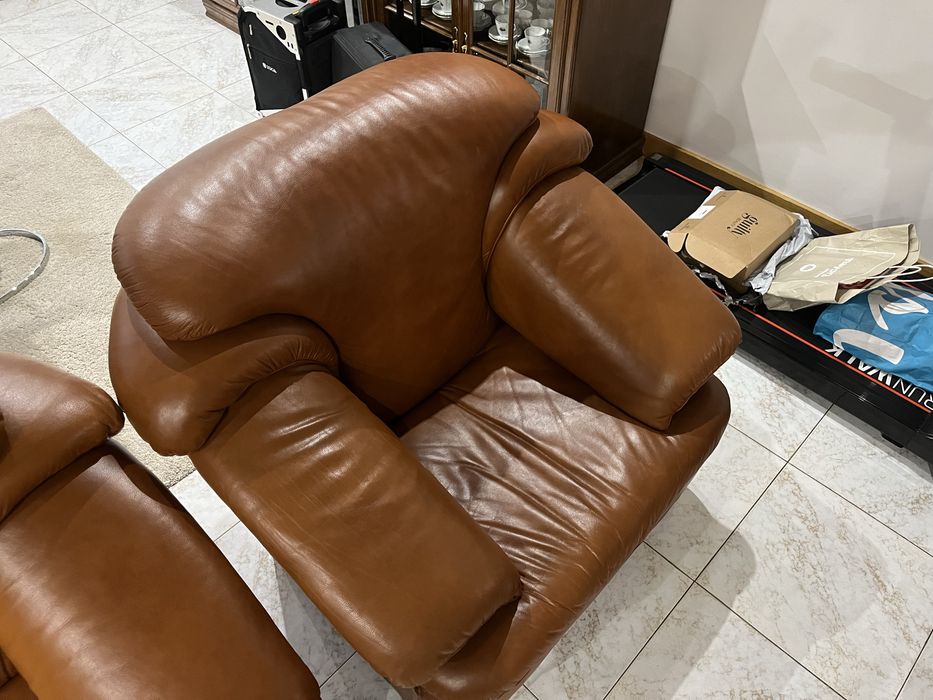 Vendo sofás em pele
