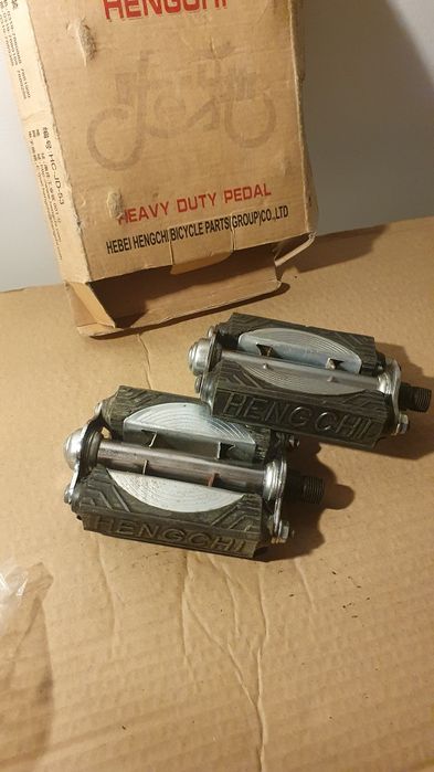 NOWE Pedały rowerowe retro solidne Hengchi z gumą
