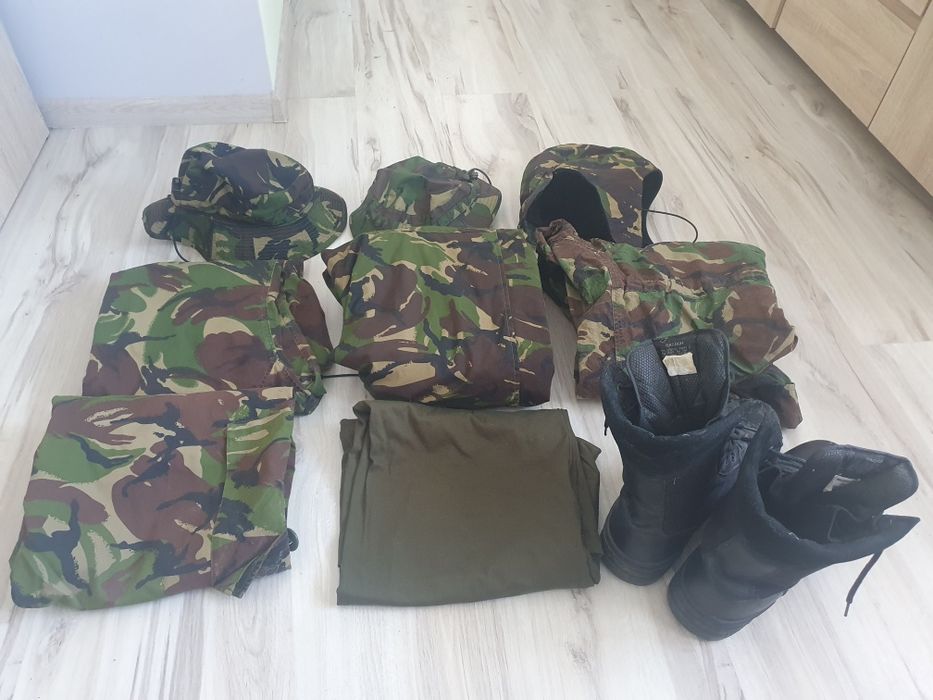 Zestaw DPM, parka, kapelusze, mundur