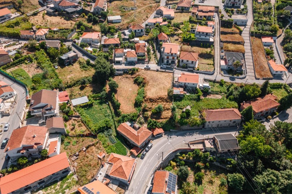 Moradia T3 para Restauro c/ Terreno