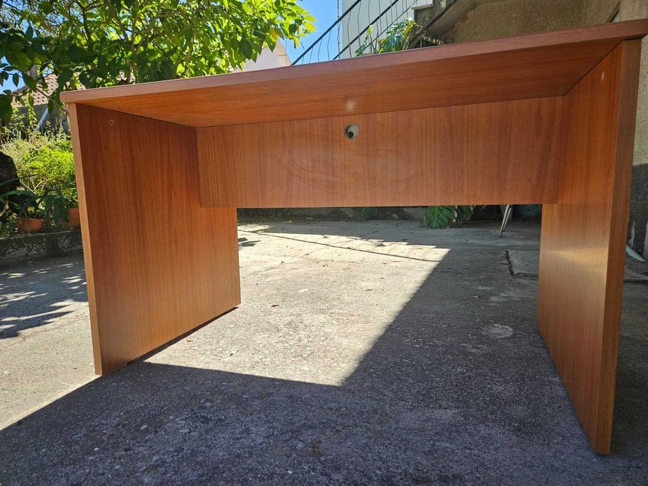 Mesa de escritório 80cm x 120cm x 75cm