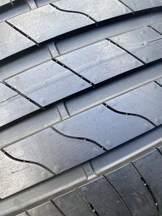 Goodyear Assurance Comforttred 225/40r19 93V
