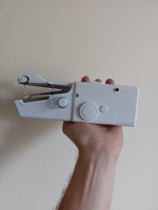 Maquina de coser portátil