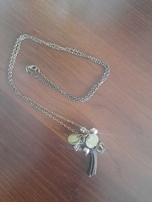 Sztuczny łańcuszek z ozdobami