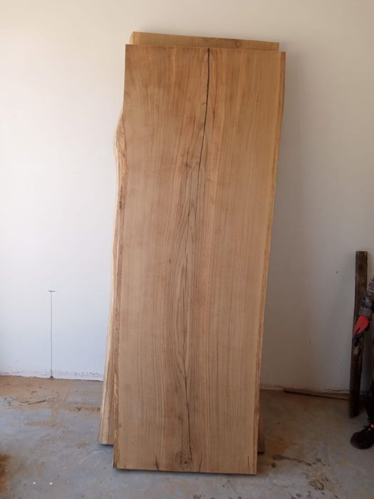 Monolity debowe wykończone i surowe