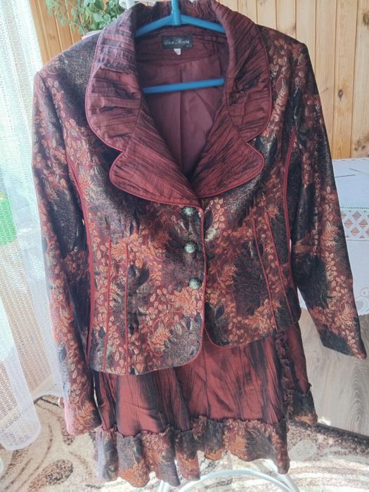 костюм бордовий спідниця піджак