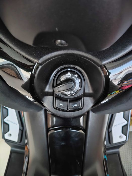 Scooter média cilindrada em excelente estado