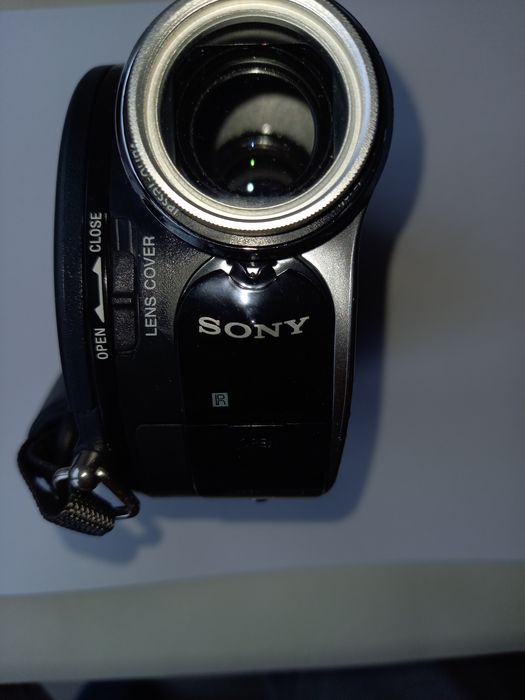 Kamera SONY z akcesoriami.