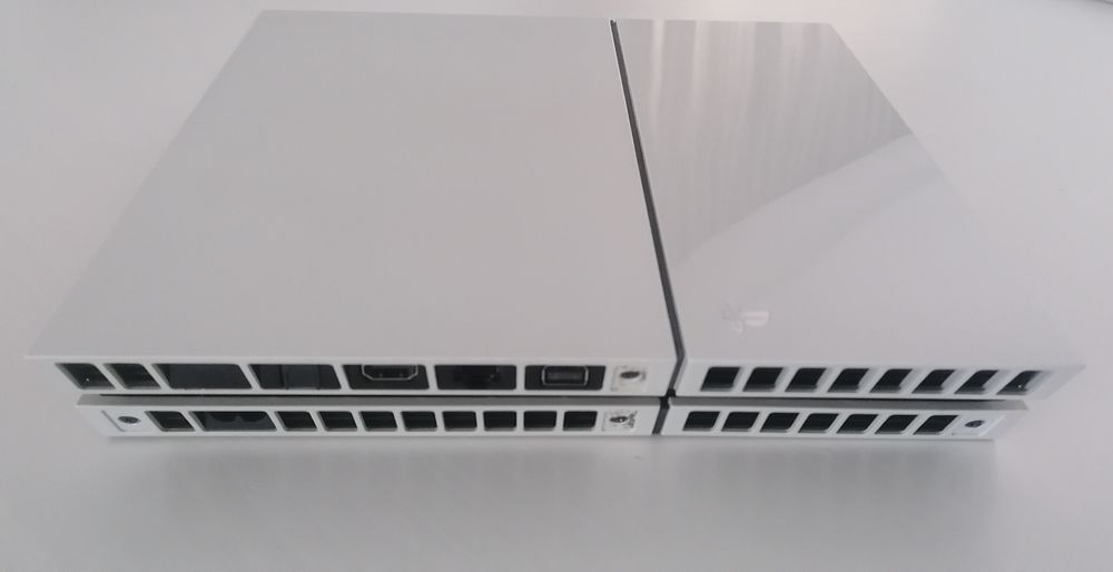 Playstation 4 (PS4) — Desbloqueada