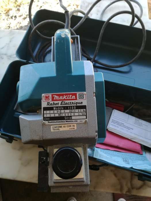 Makita rabot electrique