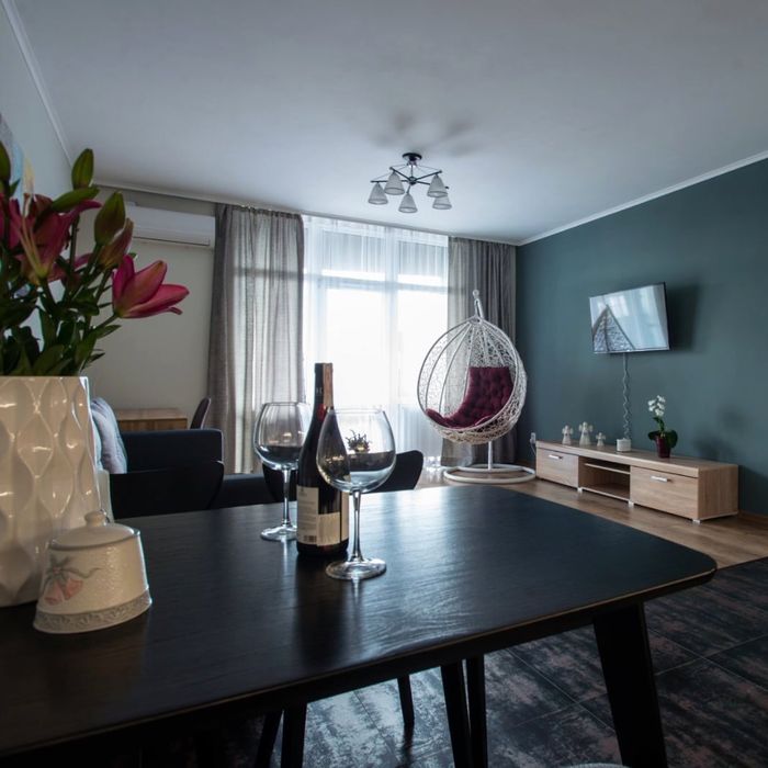 Житло квартира подобово центр новобудова парковка  з балконом АВАЛОН !