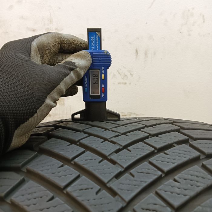 285/40/18 Yokohama Bluearth winter V906 Opony zimowe 2szt 2024r