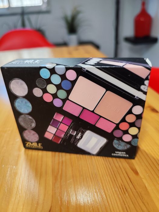 Kit maquiagem 40 peças novo