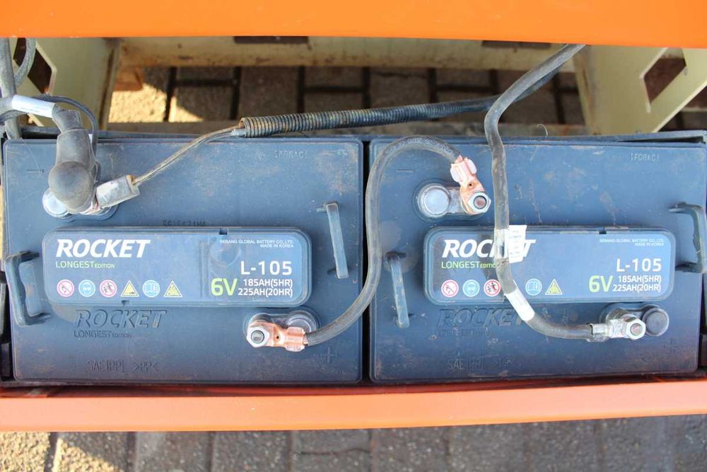 JLG 1930 ES podnośnik nożycowy zwyżka 8 m mini nowe aku. genie 1932