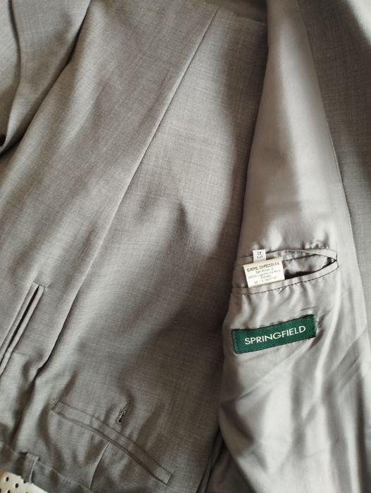 Fato cinzento para homem, muito elegante