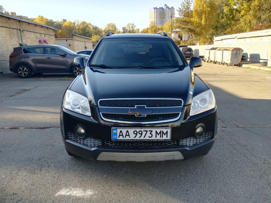 Стан нового авто. Вся в рідній фарбі. Ні сколів ні вм'ятин ні потертостей  немає ні зовні ні в салоні. Власний автомобіль. Купляли в салоні для батька. Їздив тільки я. Перші 10 років їздив мало, стояв в гаражі. По авто зроблено дуже багато. Розповім по телефону. З головного: перепрошитий до 150+ сил.  Мультимедіа 13.8 дюїмів з відкритим андроїдом, сабвуфером та CD/DVD чейнджером. Керування на кермі. Омивач камери заднього огляду. Доводчики всіх вікон, та складання дзеркал при постановці на охорону. Ксенон та лед у всіх фарах. Задні фонарі замінені на рестайленгові. Топова газова установка. Прошивка під газ. Новий акумулятор. Та багато іншого...Можливий обмін на седан або універсал на автоматі.