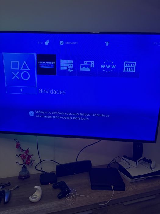 Ps4 funcional em bom estado com comando