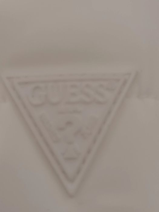 Casaco acolchoado comprido de mulher da GUESS