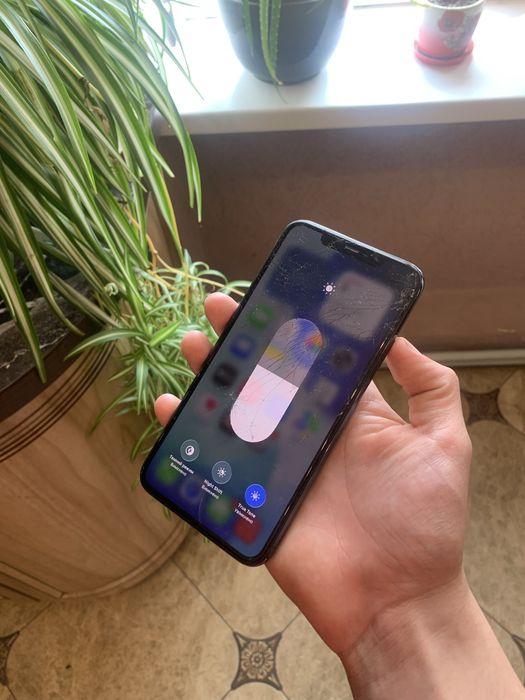 Продам iPhone 11 Pro Max 64GB