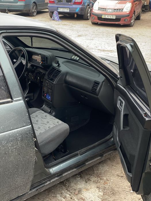 Продаю ВАЗ 2110 1,6 16кл .