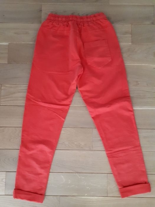 Spodnie dresowe joggers w malinowym kolorze, nowe
