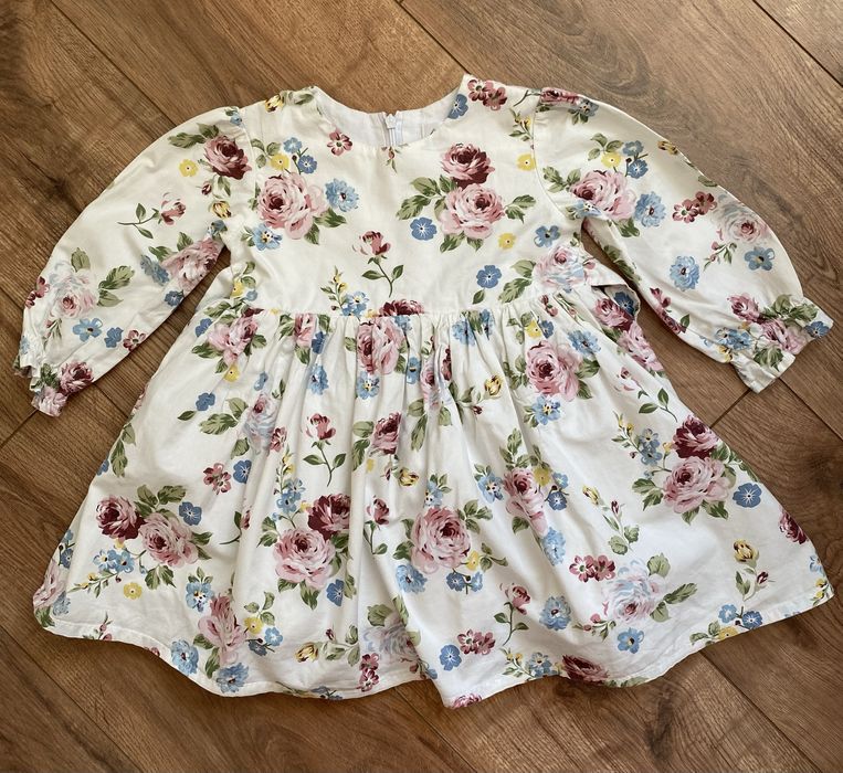 Сукня на довгий рукав