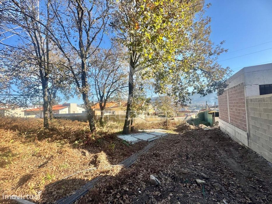 Terreno para construção em Prazins - Guimarães