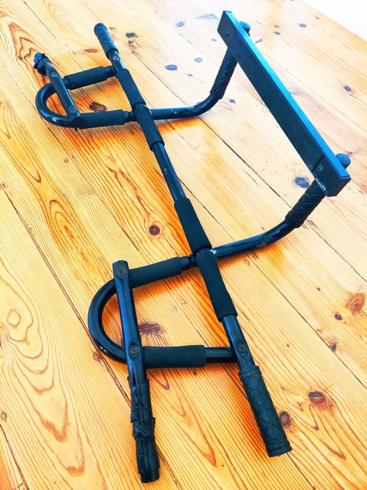 Barra de elevações - Pull-up bar