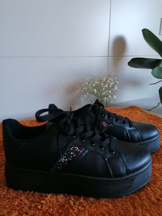 Tenis pretos novos número 38