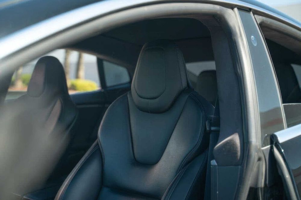 Tesla Model S      2018