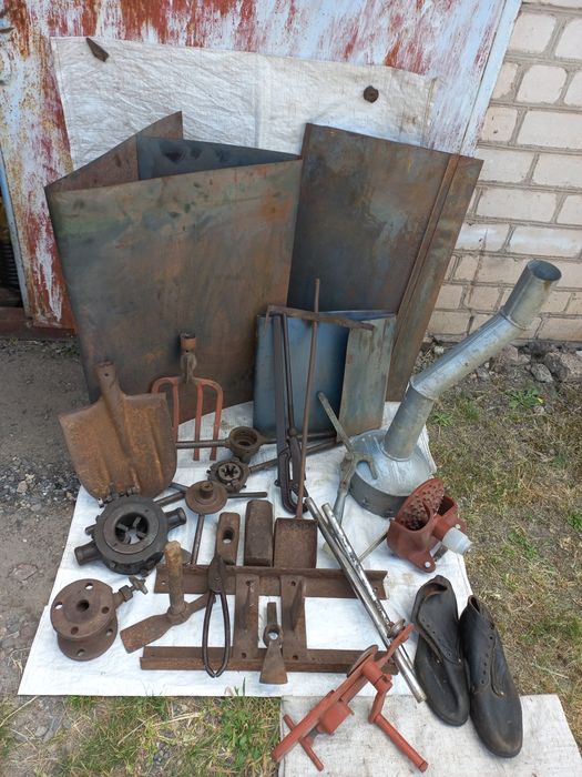 Инструмент токаря,  тиски,  измерительный, оборудование столярного, св