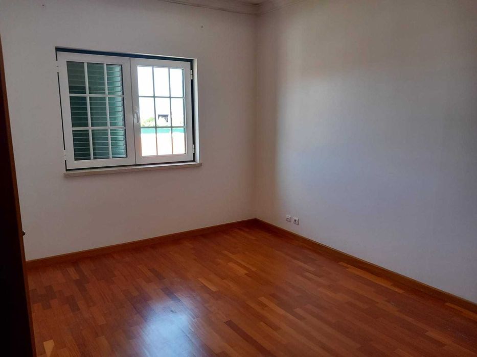 Moradia T4 Duplex Almeirim