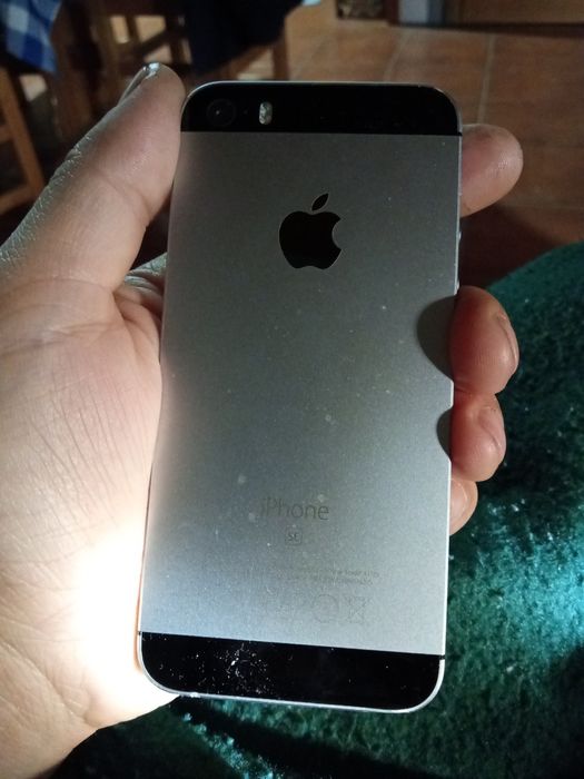 iPhone SE Cinza...